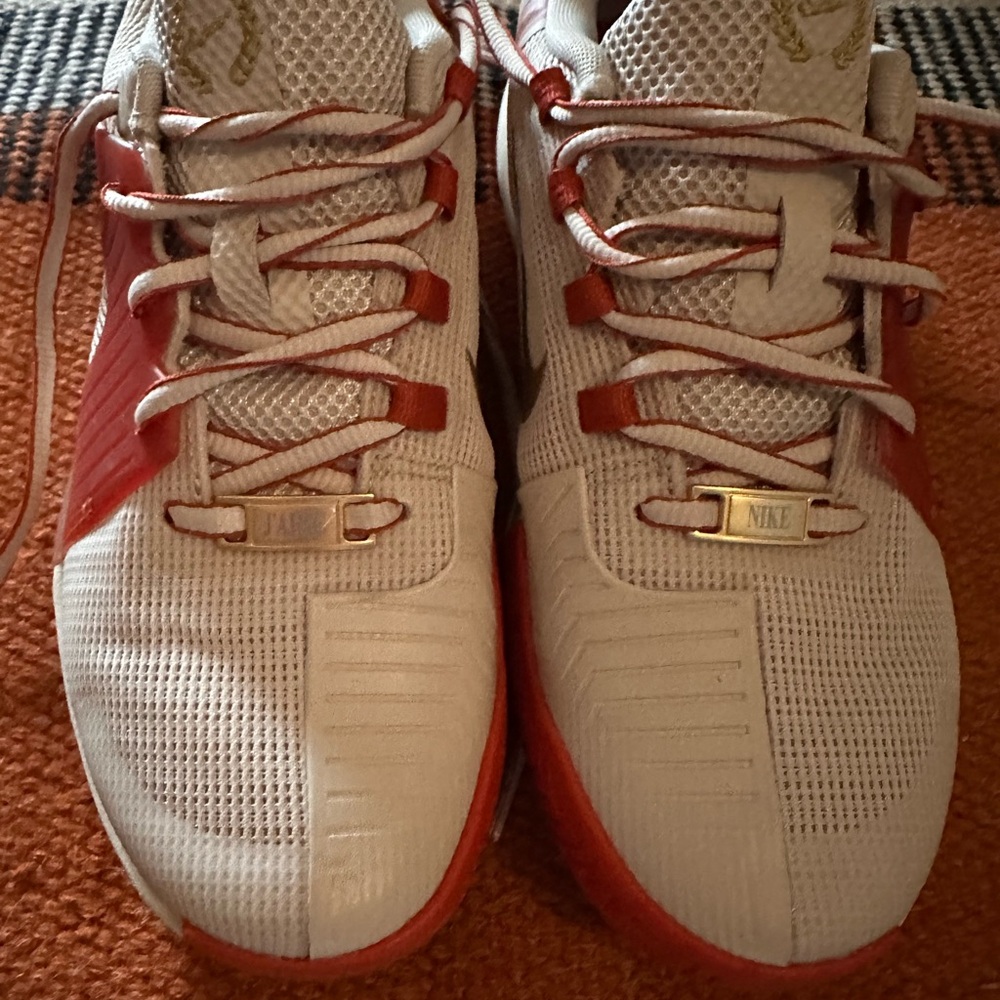 Ladies Sz 7 Nike zoom challenge GP Roland, Garros edition EUC
